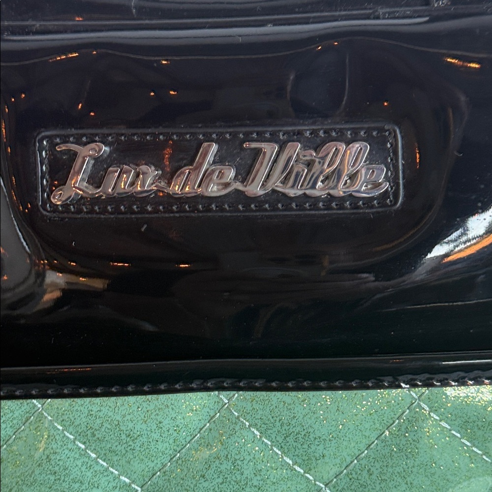 LUX DE VILLE LUCKY ME MESSENGER LAPTOP BAG SPARKLE GREEN PATENT LEATHER BLACK - Picture 2 of 15